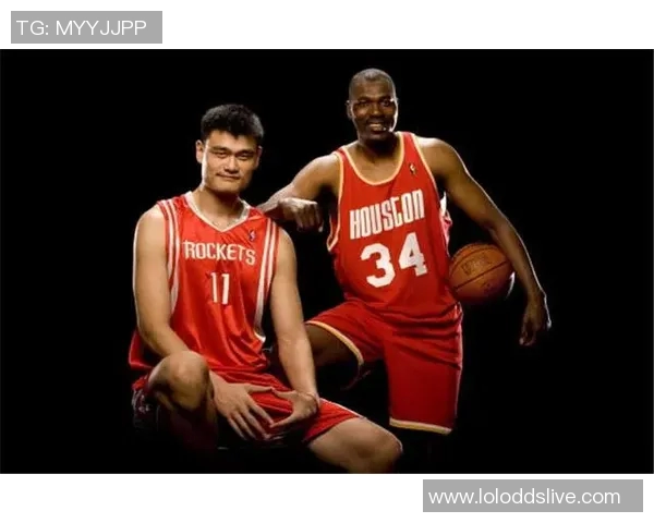 姚明与波士的巅峰对决：篮球场上的传奇之战与辉煌瞬间回顾