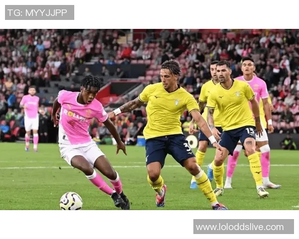 意甲激战:那不勒斯险胜里昂红牌事件引发全场热议与战术分析 意甲激战:那不勒斯险胜里昂红牌事件引发全场热议与战术分析