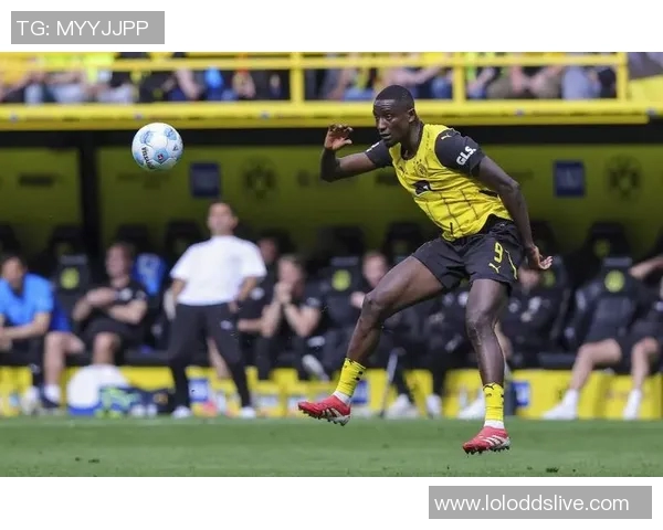 中超赛场惊现历史冷门多特蒙德4-0战胜巴萨神扑瞬间震撼全场