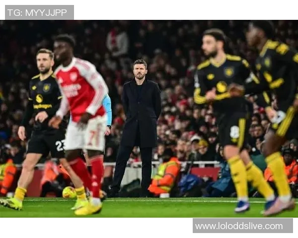 西甲赛场惊现冷门阿森纳与曼联激战成平局引发全场沸腾